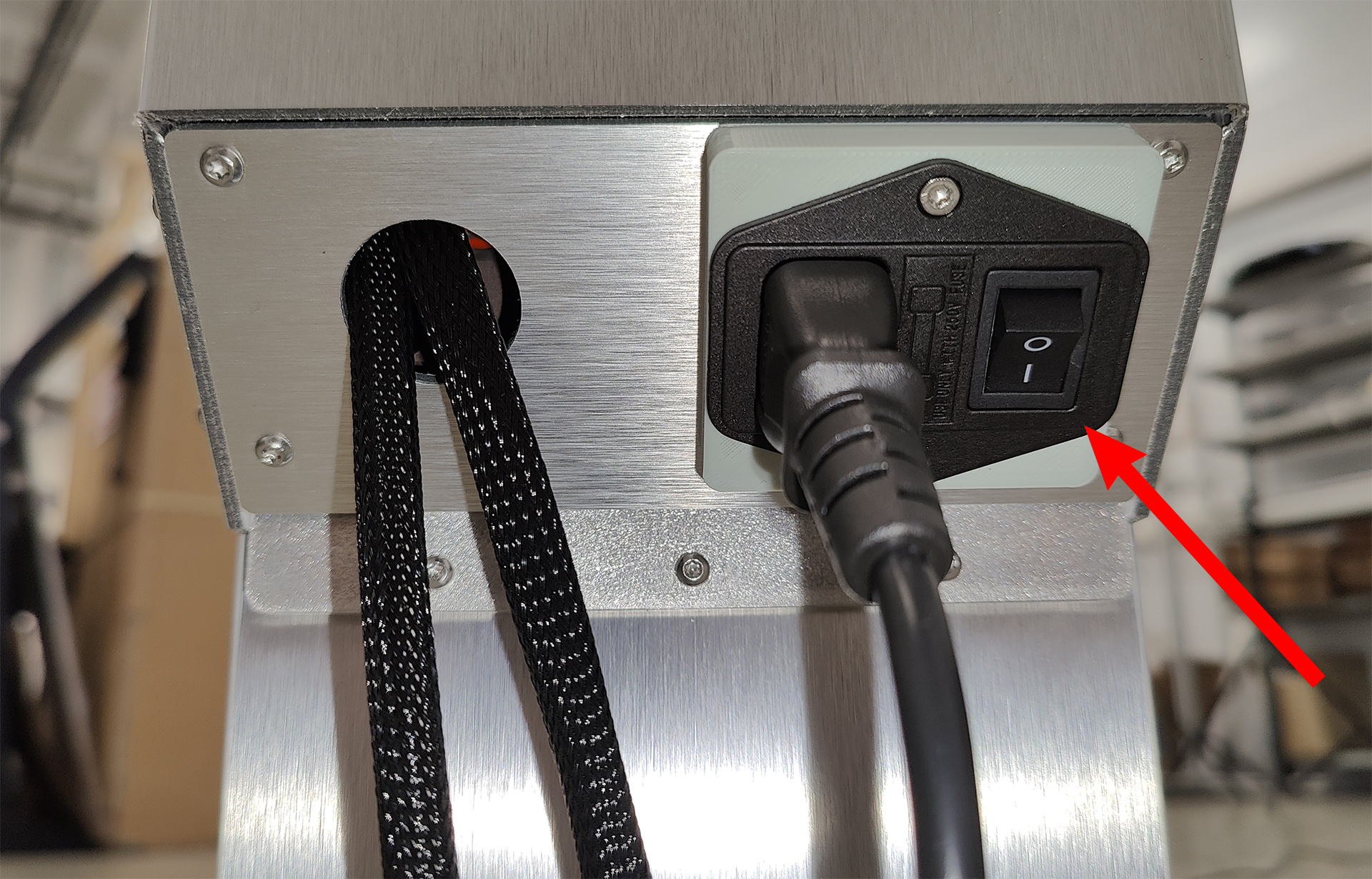 Turning on the control unit power Turning on the control unit power