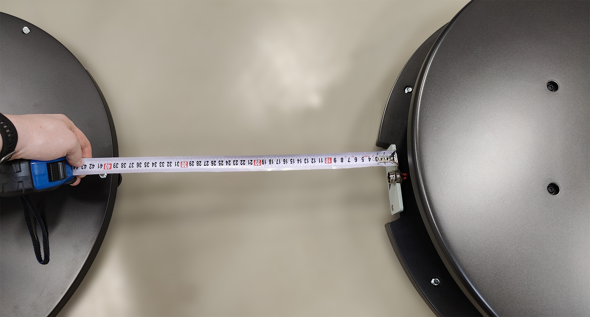 Turntable placement Turntable placement