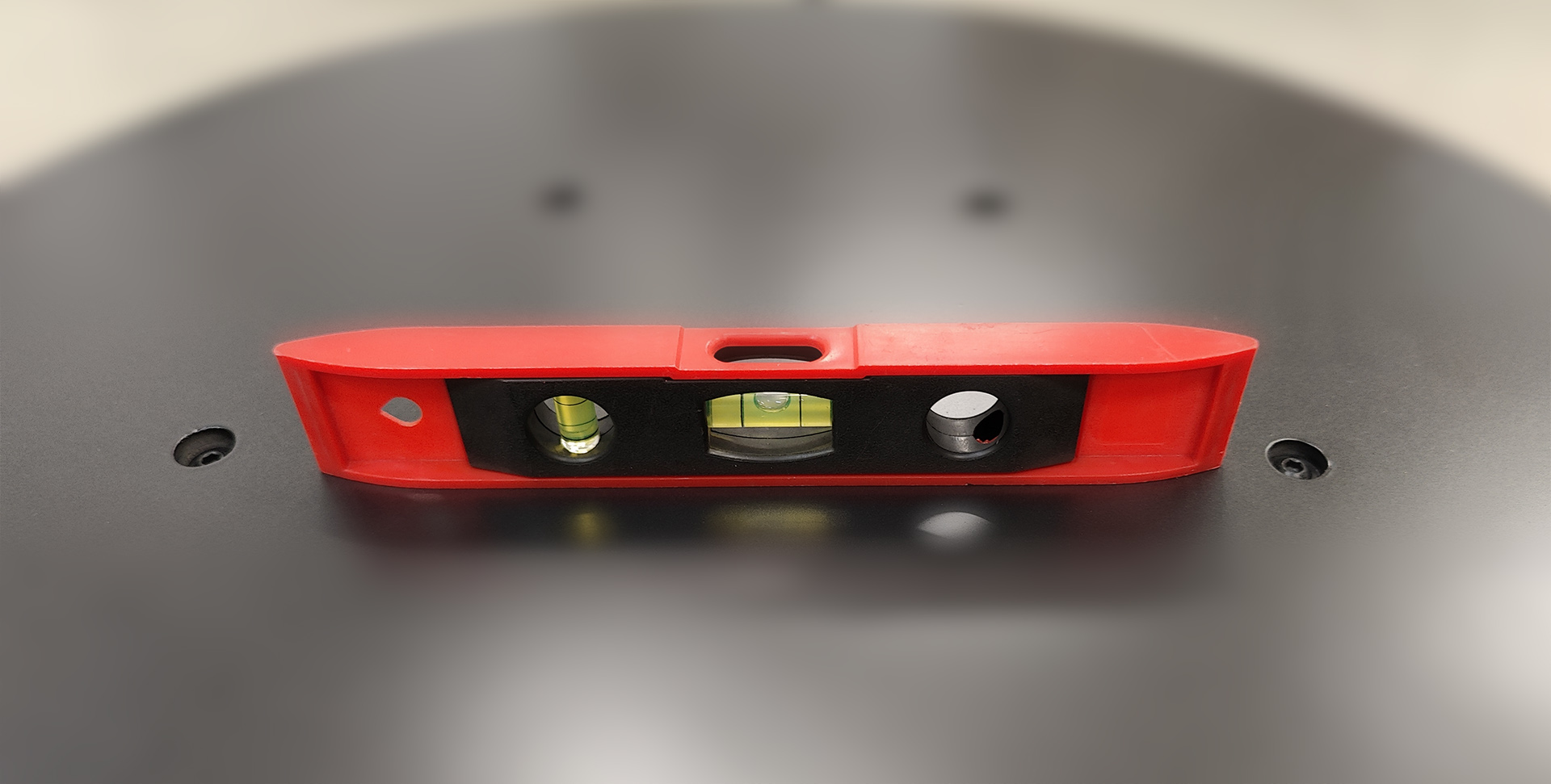 Turntable level check Turntable level check