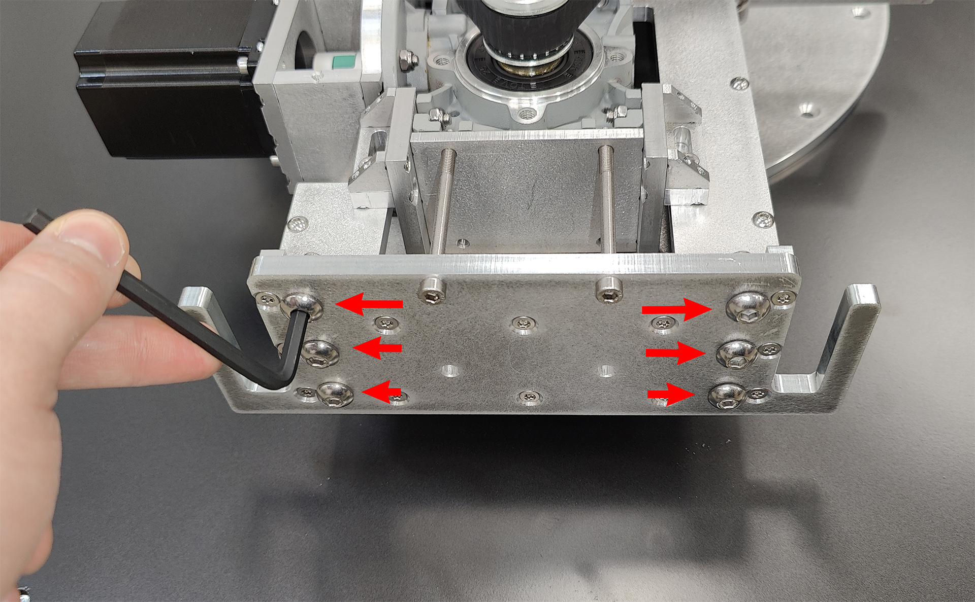 Laptop stand beam mounting screws Laptop stand beam mounting screws